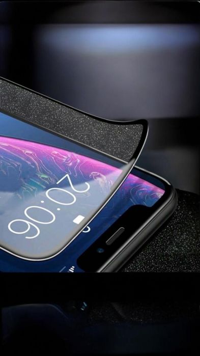 Set de 3 cleme de păr triunghiulare, în culori elegante: negru, alb și cafeniu Set de 4 folii ceramice mate pentru iPhone 15