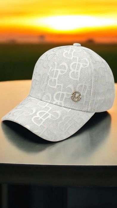 Set Ceas și Brățară Regal – Argintiu Strălucitor, Design Feminin Sapcă de baseball pentru femei