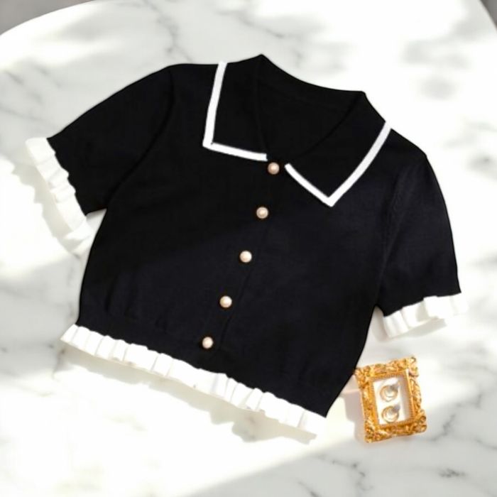 Ceas Regal dama ,cadran negru,curea metalica argintie,30mm Bluza neagra cu nasturi din tricot