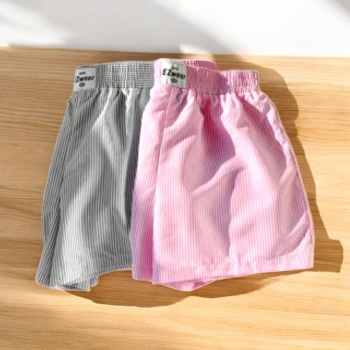 Papuci negri Set 2 perechi pantaloni femei scurti cu dungi