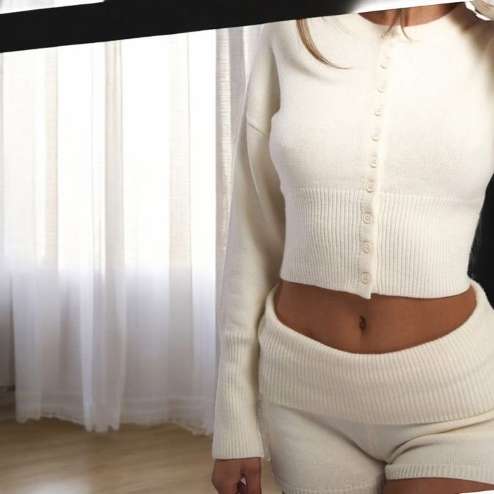 Gheata neagra cu cristale  Pantaloni scurti crem din tricot