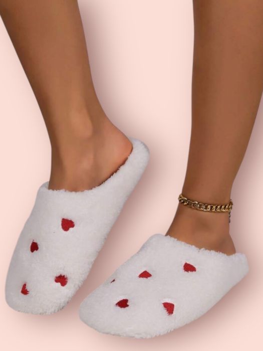 Papuci aurii Papuci de casa albi cu inimi