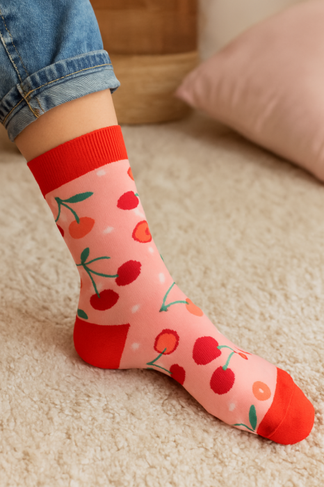 Pulover supradimensionat gri Șosete damă căpșuni 