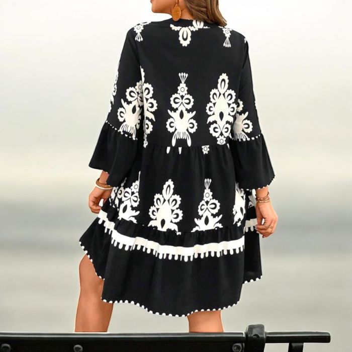 Pantofi negri lacuiti Rochie neagra vaporoasa